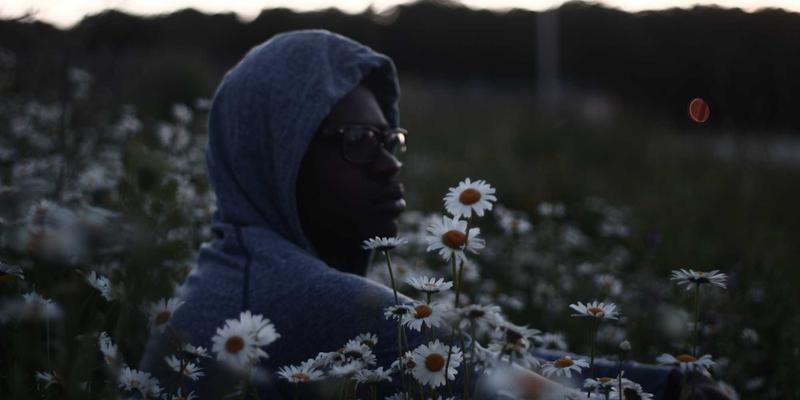 量子计算低温控制系统中超导电子元件的互连与噪声抑制：焊接与传感技术的核心挑战